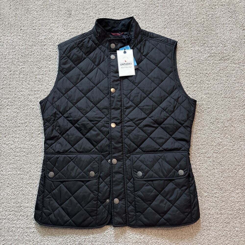 Untuckit Men's Wynnwood Quilted Lightweight Vest Size Small Snap Pockets NWT